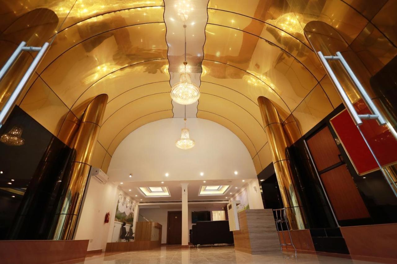 Pearl Residency Hotel Ayoor ภายนอก รูปภาพ