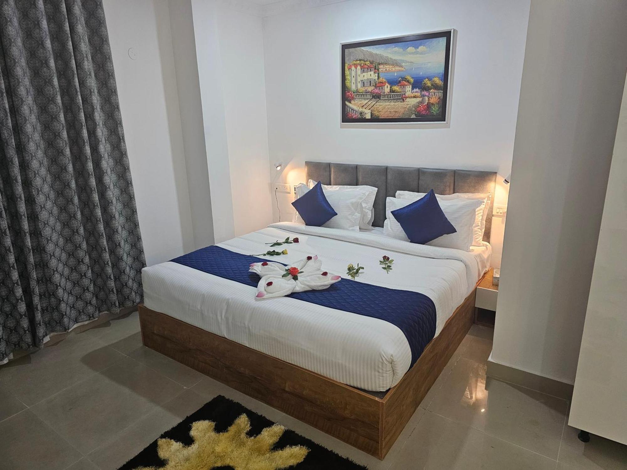 Pearl Residency Hotel Ayoor ภายนอก รูปภาพ