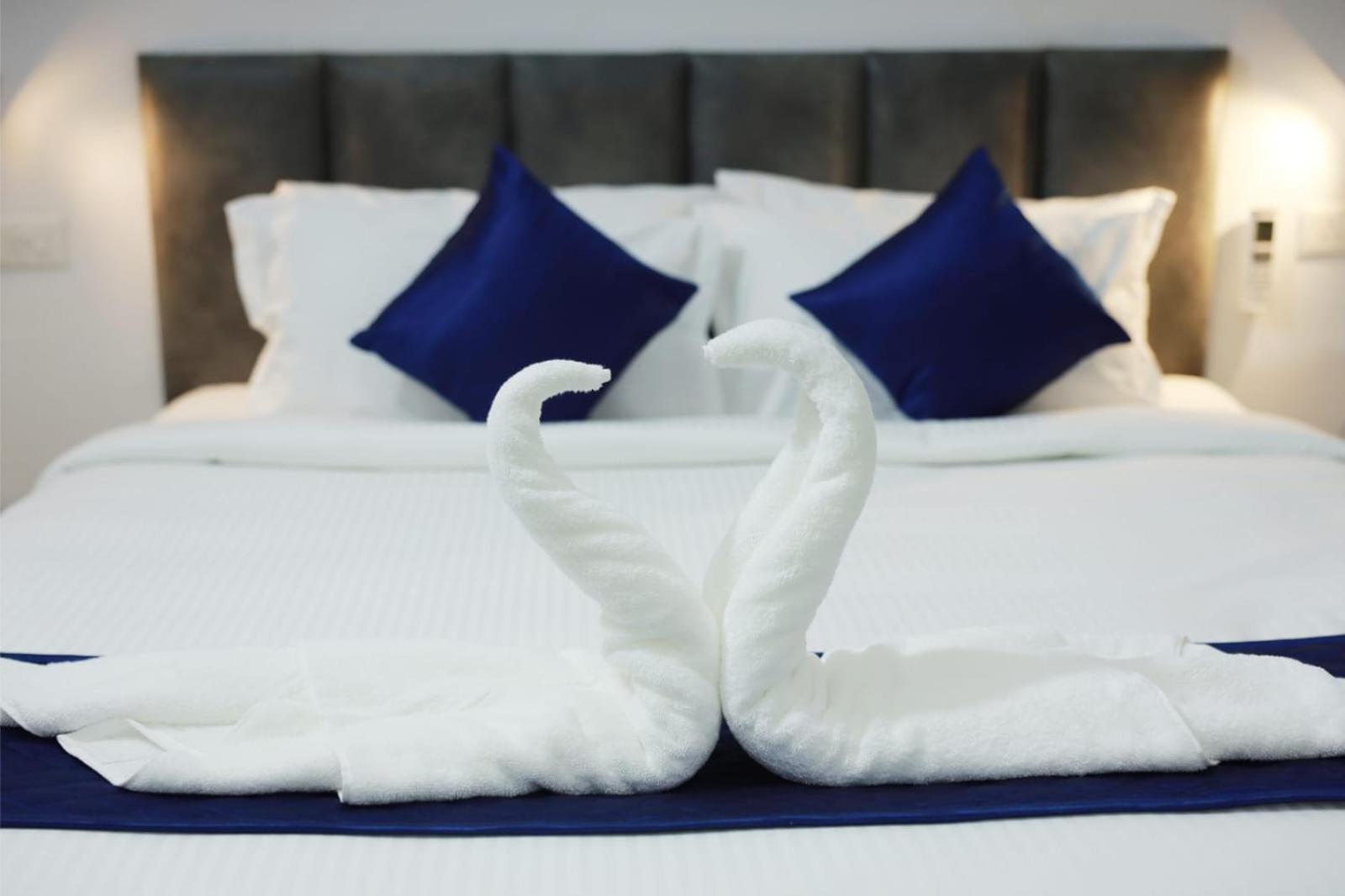 Pearl Residency Hotel Ayoor ภายนอก รูปภาพ