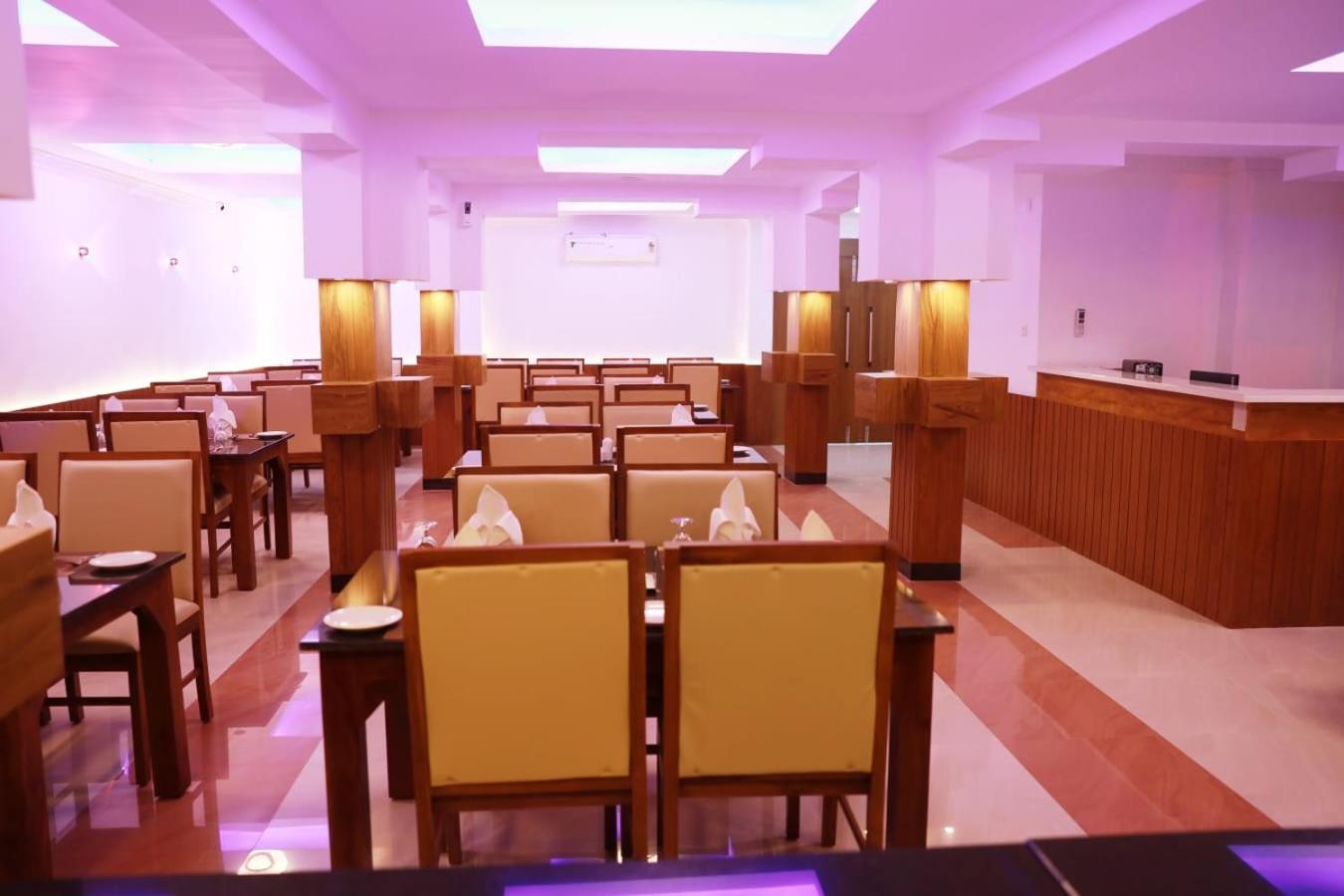 Pearl Residency Hotel Ayoor ภายนอก รูปภาพ