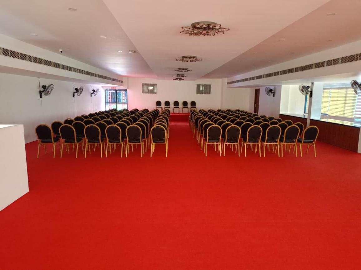 Pearl Residency Hotel Ayoor ภายนอก รูปภาพ